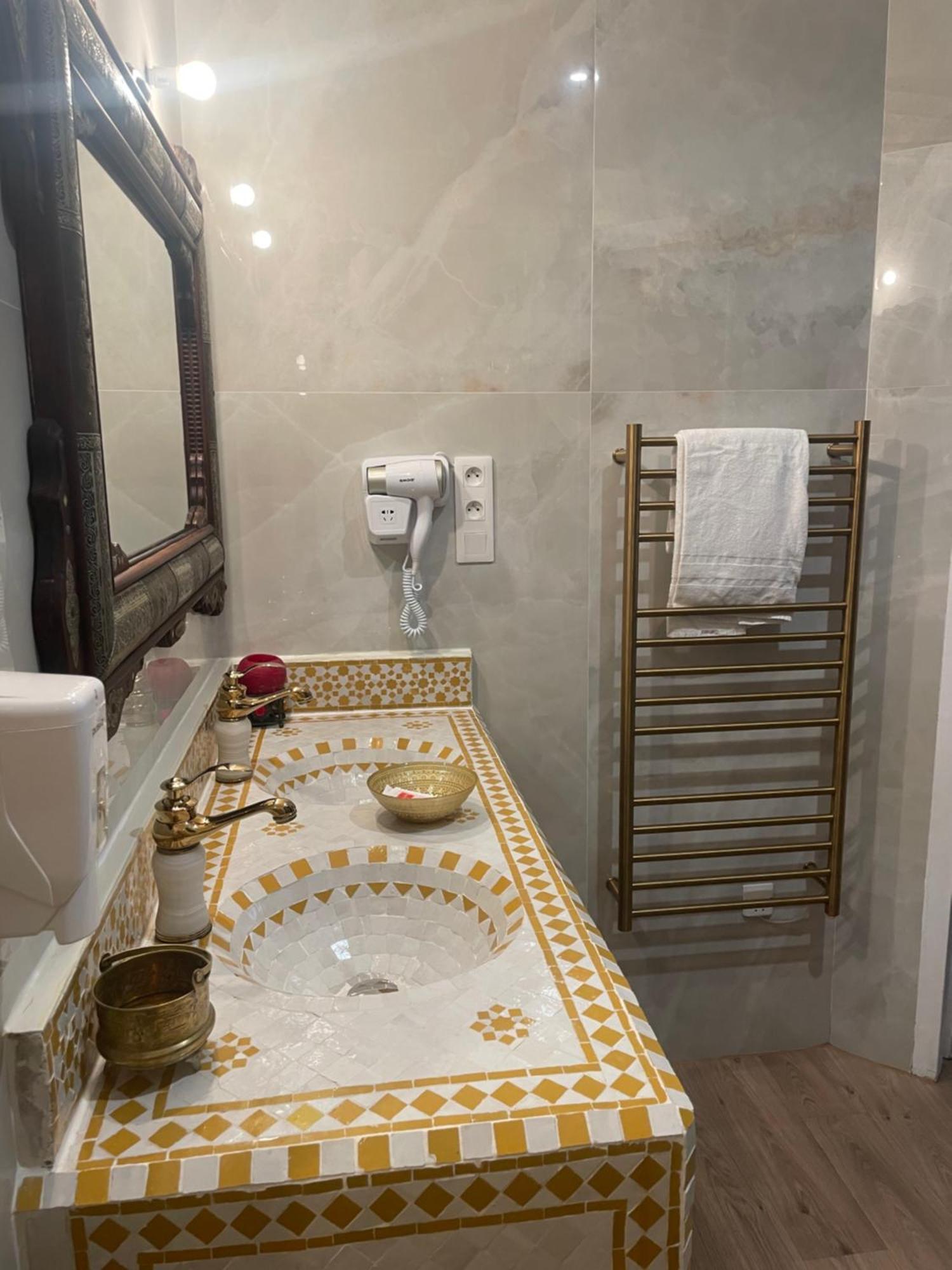 Suite Orientale Maison De L'Eglise Du Couvent นาร์บอนน์ ภายนอก รูปภาพ